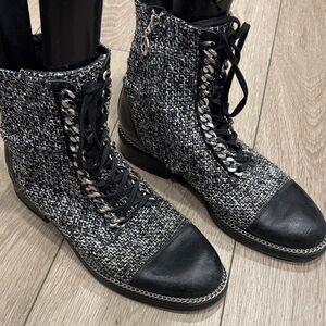 Wishbone Collection Black and Gray  Lace-Up Boots “9”